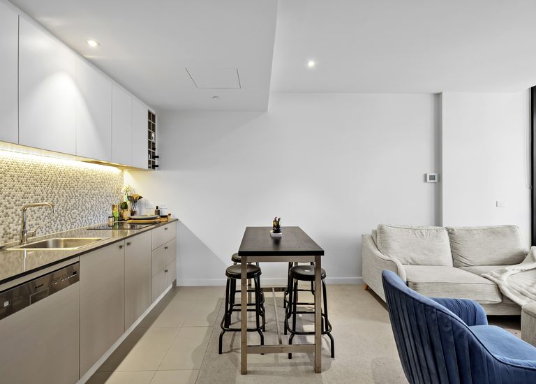 3B / 9 Waterside Place, Docklands