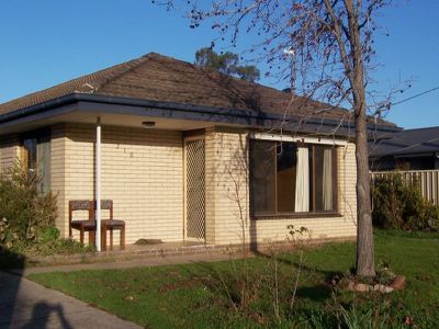 210 Plummer Street, South Albury