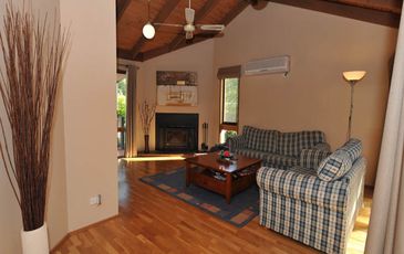 6 Young Street, Beaconsfield Upper