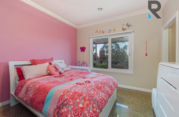 8 The Dress Circle, Oaklands Junction