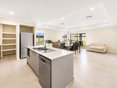 10 Talbot Parkway, North Rothbury