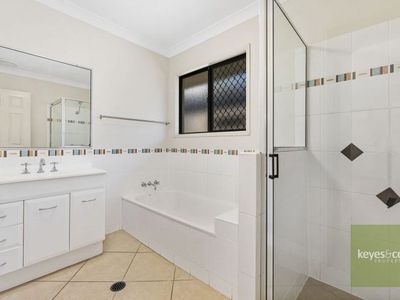 23 Birdwing Court, Douglas