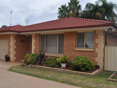 2 / 30 Grenfell Street, Forbes