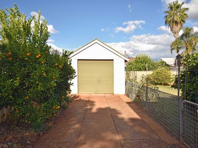 10 Trelanvean Street, Dubbo