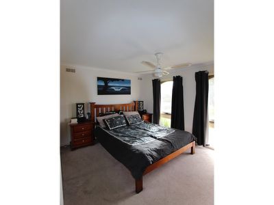 7 Smeaton Close, Lara