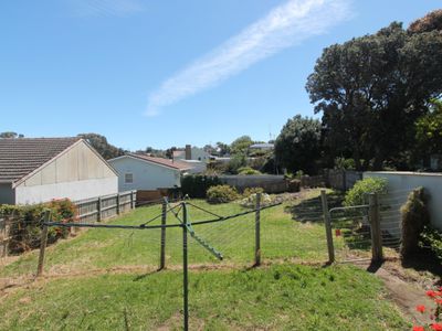 33 Hopkins Road, Warrnambool