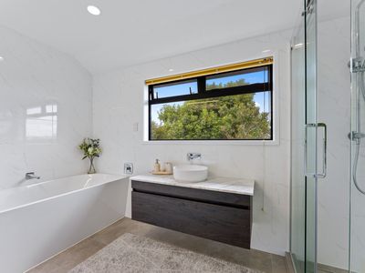 27 Gulf View Road, Murrays Bay