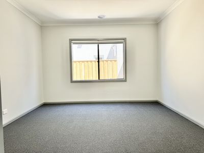3 Farmingdale Street, Manor Lakes