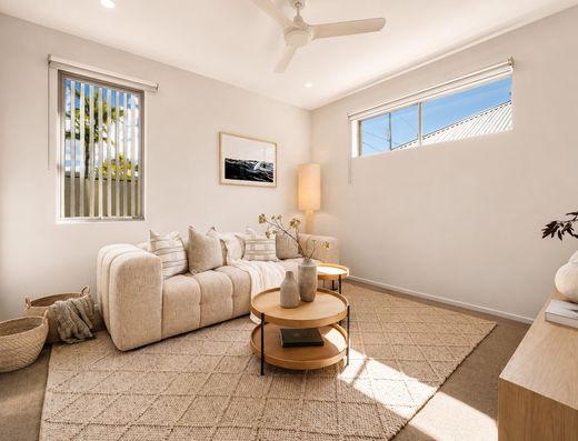 Private Resort-Style Living in the Heart of Old Tewantin image 10