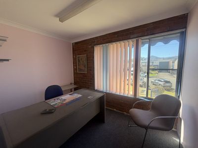 27 CROWN STREET, Tamworth
