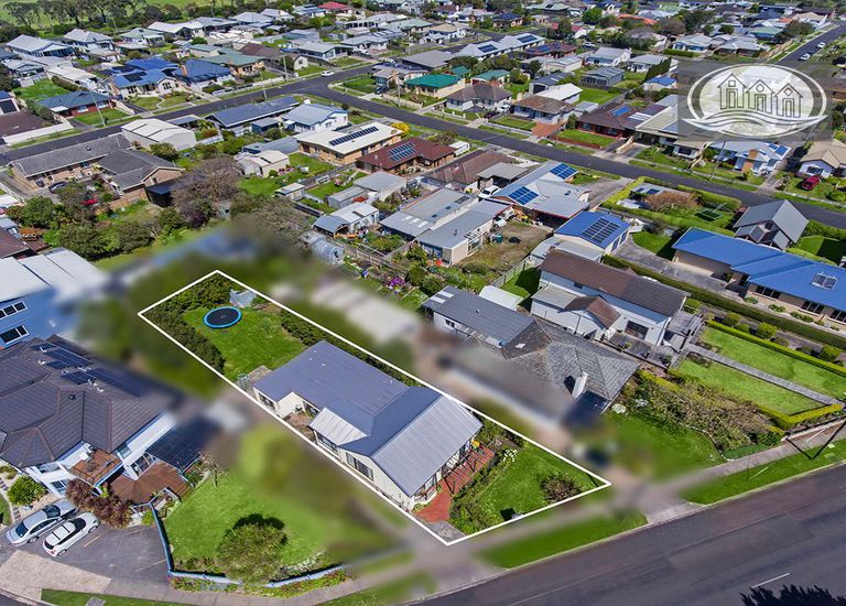 273 Hanlon Parade, Portland