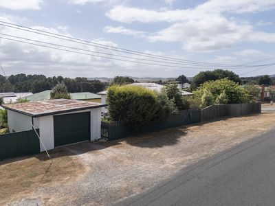 6 Bernard Street, Beaconsfield