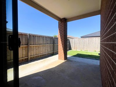 7 Razorbill Terrace, Werribee