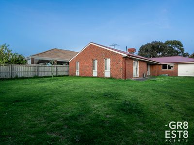 92 Langbourne Drive, Narre Warren South