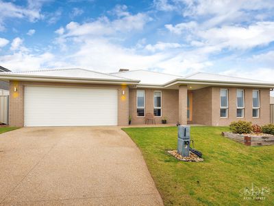 10 VINING COURT, Wodonga