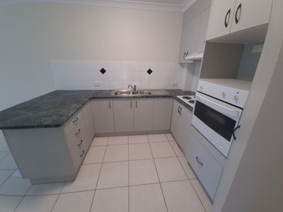10 / 28 Sykes Court, Southport
