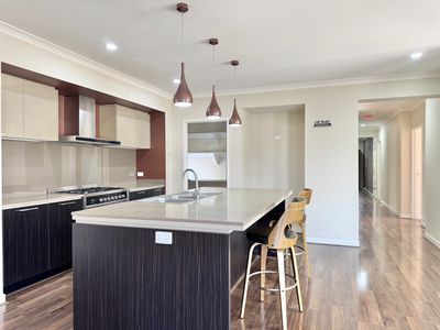 17 Lancewood Road, Manor Lakes