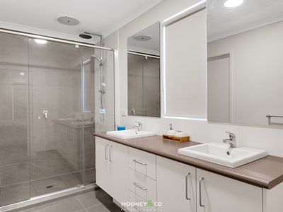 41 Spearwood Rise, Cranbourne West