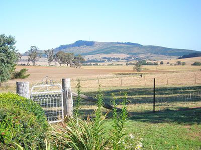 668 Barry Road, Neville