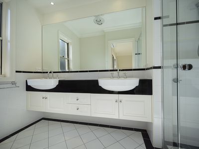 2 / 82 Curzon Street, East Toowoomba