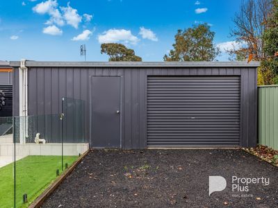 4 Valiant Court, Golden Square