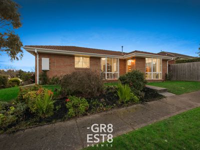 38 Pentland Drive, Narre Warren