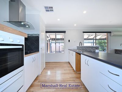 92 Balladong Loop, Carramar