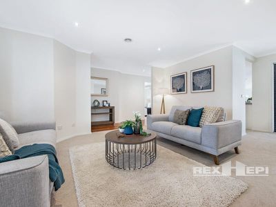 59 Henry Lawson Drive, Lynbrook