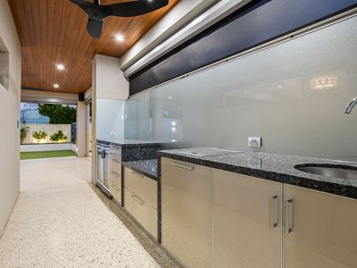 70 Welwyn Avenue, Salter Point