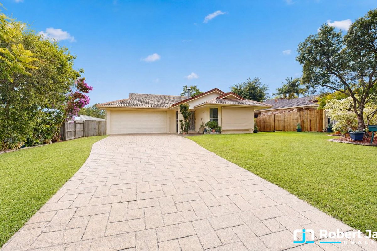 23 Golf Course Drive, Tewantin