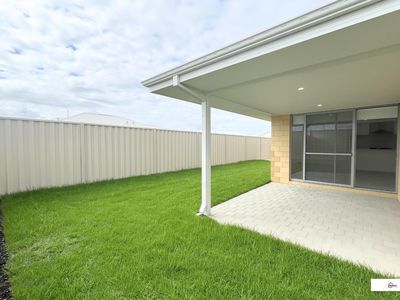 8 Cordelia Street, Eglinton