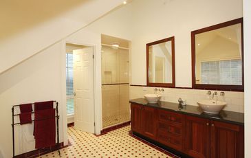 7 Valley Drive, Beaconsfield Upper