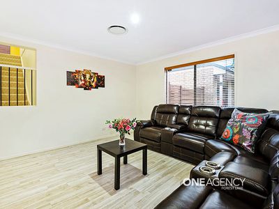 21 Carisbrook Cct, Forest Lake