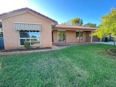 70 Websdale Drive, Dubbo