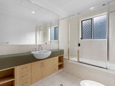 107 / 1 Sauvignon Parade, Upper Coomera