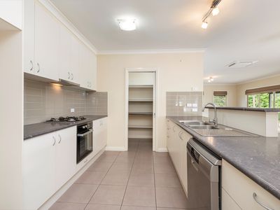 12 MCEVOY LANE, Yackandandah