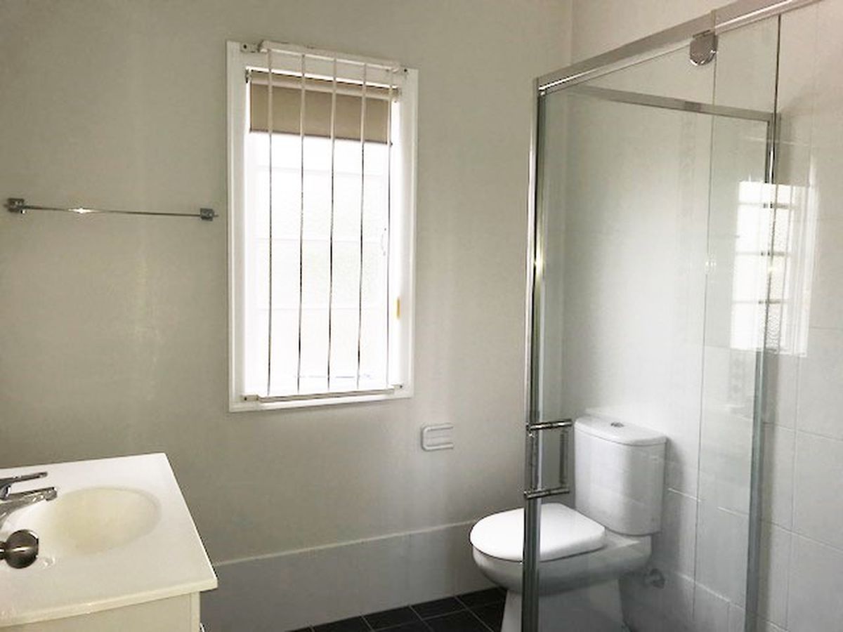 1 / 11 Emma Street, Milton