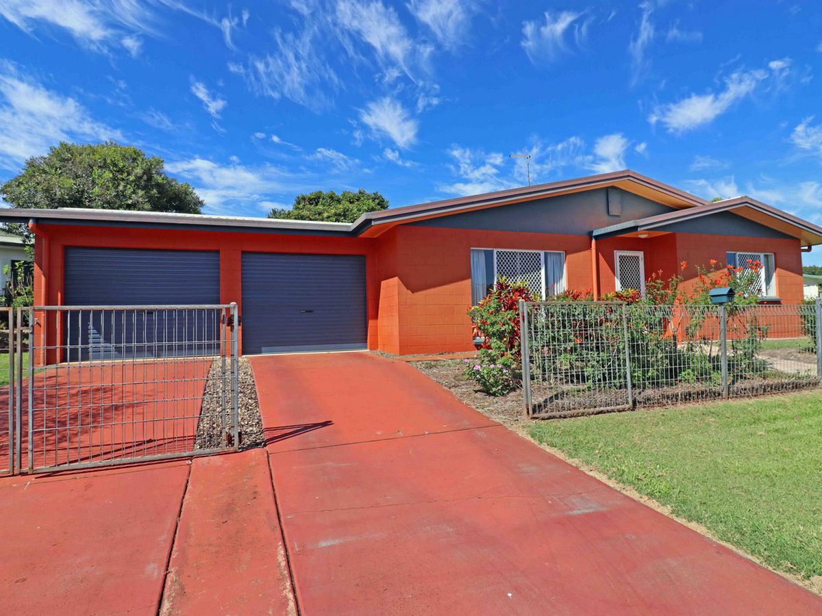 1 Paula Close, Atherton