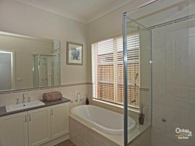 107 Linsell Boulevard, Cranbourne