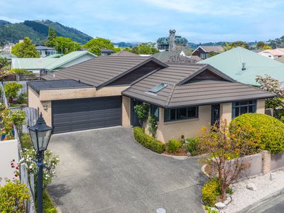 5 Di Pierri Way, The Wood