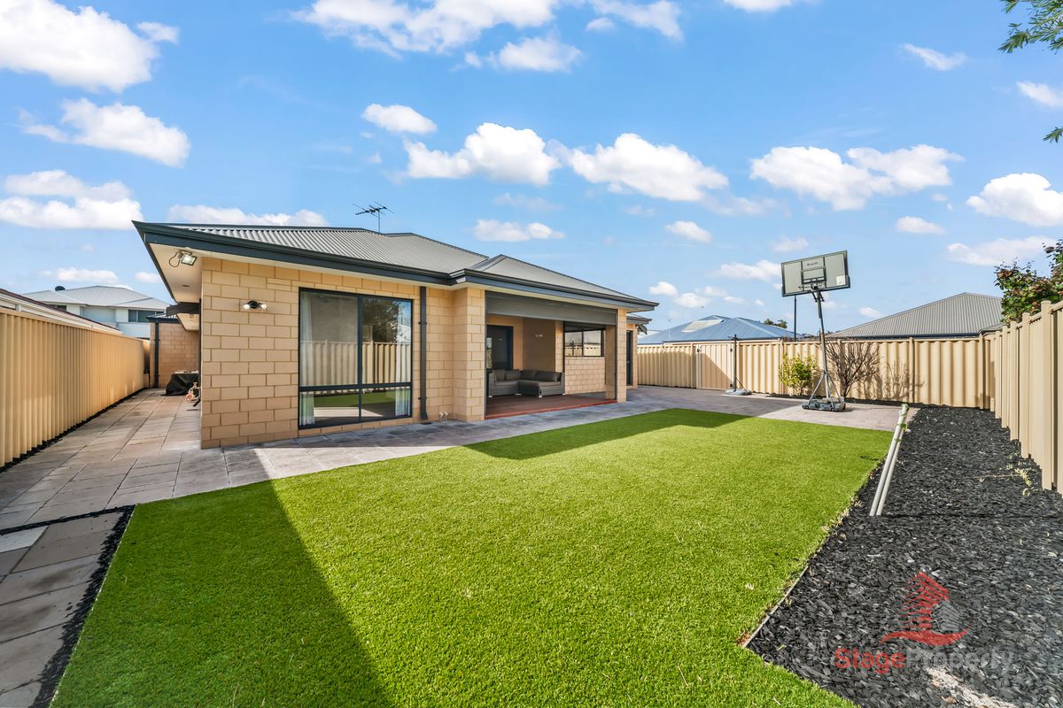 18 Blossom Chase, Aubin Grove