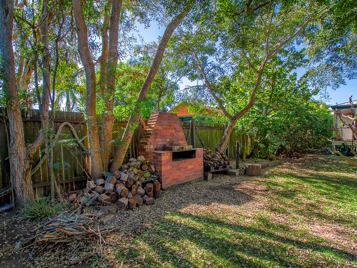 46 PULGUL STREET, Urangan