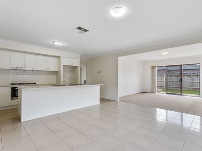 92 Haze Drive, Point Cook