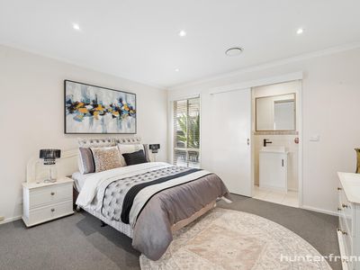 4 Kensington Crescent, Altona Meadows