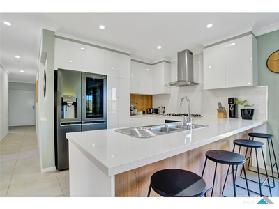 19 Homevale Ent, Mount Peter