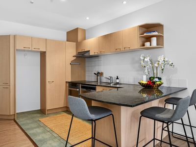 E / 1 Hillcrest Avenue, Hillcrest