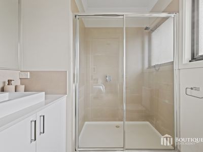 233 Outlook Drive , Dandenong North