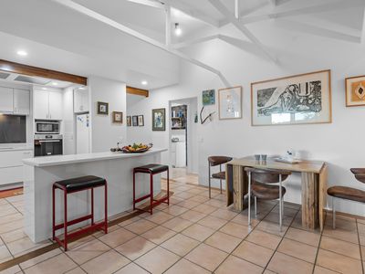 24 Balis Street, Holland Park West