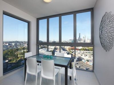 2033 / 16 Hamilton Place, Bowen Hills