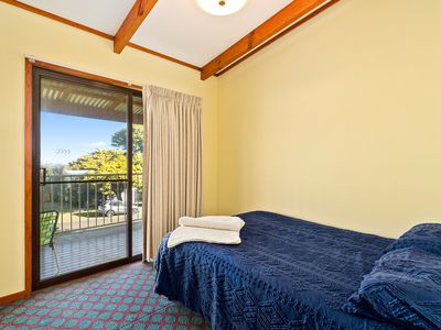 8 The Parapet, Manyana